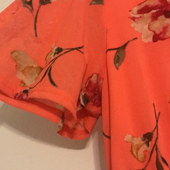 I am selling a Ember Rose blouse. - Picture 4 of 5